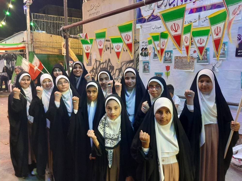 حضور بشارتی ها در موکب آموزشی وفرهنگی دبستان